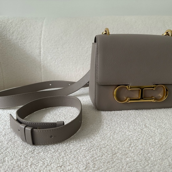Elegant Cream Shoulder Bag - Picture 9 of 9